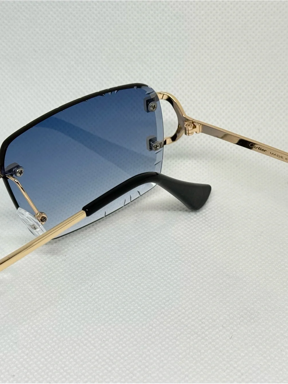 Men's dark Blue Gradient Rimless Sunglasses with Gold Bridge